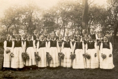 Festkleidung ca. 1930