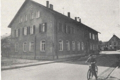 Dorfplatz 1 (1950er Jahre)