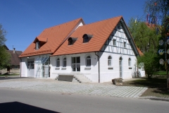 Dorfplatz 12 (Alte Molke nach Umbau zum Feuerwehrhaus, 2003)