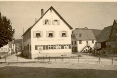 Dorfplatz 7 (Gasthaus Adler)