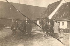 Dorfplatz 9 (1920)